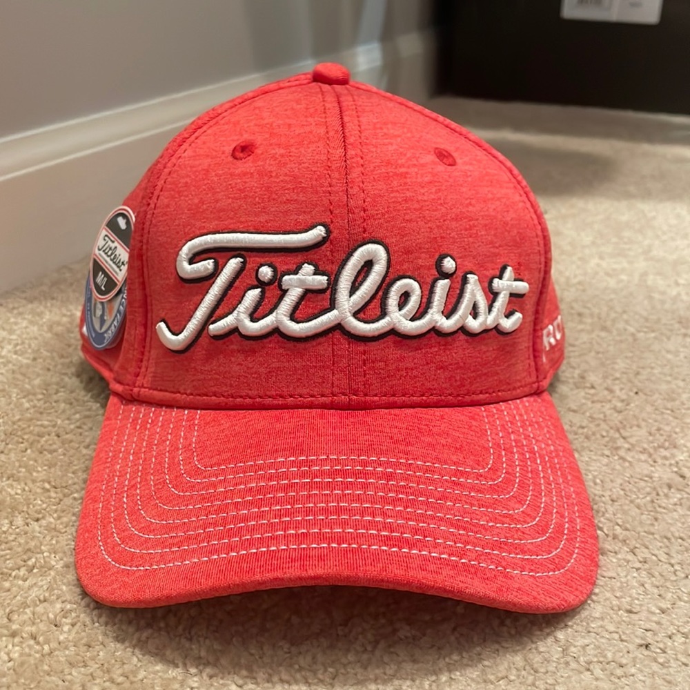 Titleist Pro V1 hat brand new
